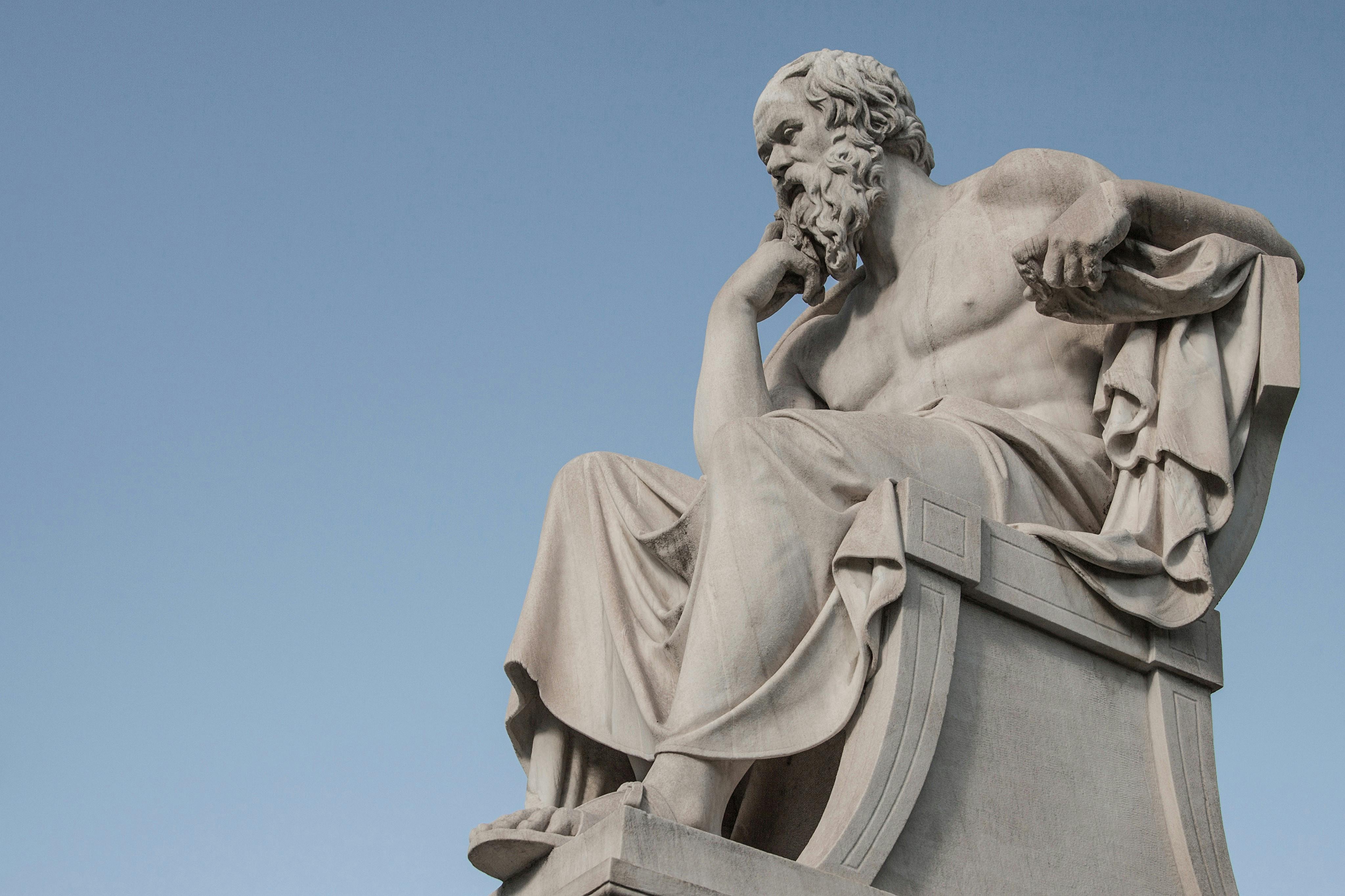 Van leesstof tot denkstof: wat kunnen we leren van Socrates op sneakers?