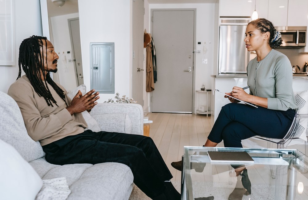 Rationeel-Emotieve Therapie (RET): Hoe jouw gedachten jouw gedrag beïnvloeden